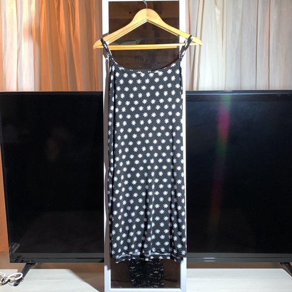 A Charmour Sun Dress, navy blue, size XL, machine wash, spandex, and polyester. - Picture 2 of 2